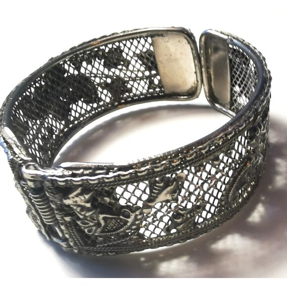 Asian Dragon Cuff Bracelet Vintage Intricate - Silver Tone Mesh Statement Piece - Picture 7 of 9
